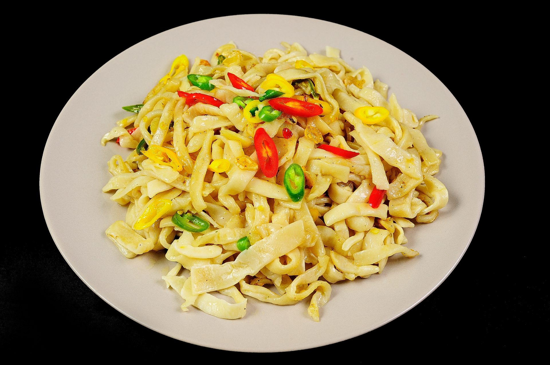 🌶️ NUDLE CHILLIN 1 Chilli, česnek, sůl, směs pepře 🔥 Pro odvážné – ostré, svěží, jednoduché.